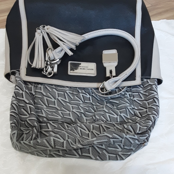 Marc New York Andrew Marc Color Block Handbag. - Picture 15 of 16